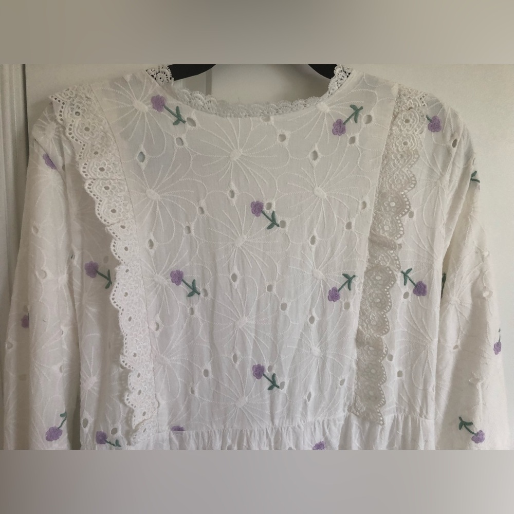 Lacy long sleeve linen maxi dress
